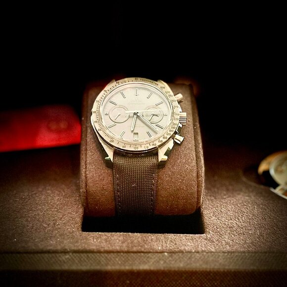 Omega Speedmaster Dark Side Of The Moon Moonwatch - Picture 6 of 8